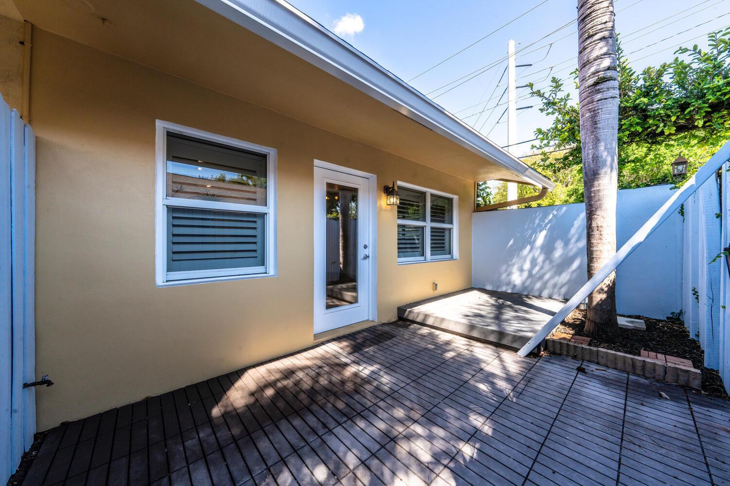 1200 NE 17th Court # 1, Fort Lauderdale FL 33305 photo 3