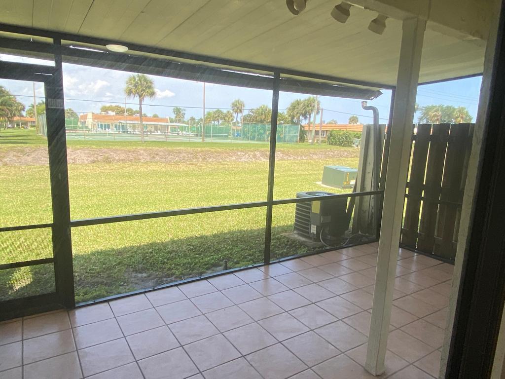 4901 Pier Drive, FL 33463 photo 5