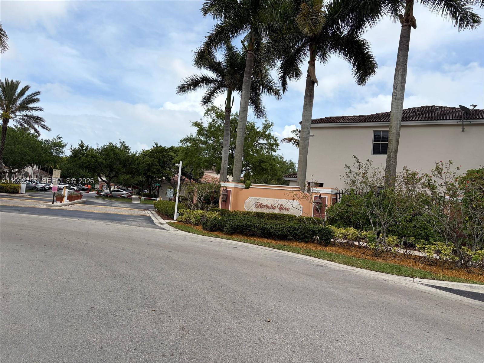 2281 NE 42nd Ave, Homestead FL 33033 photo 2