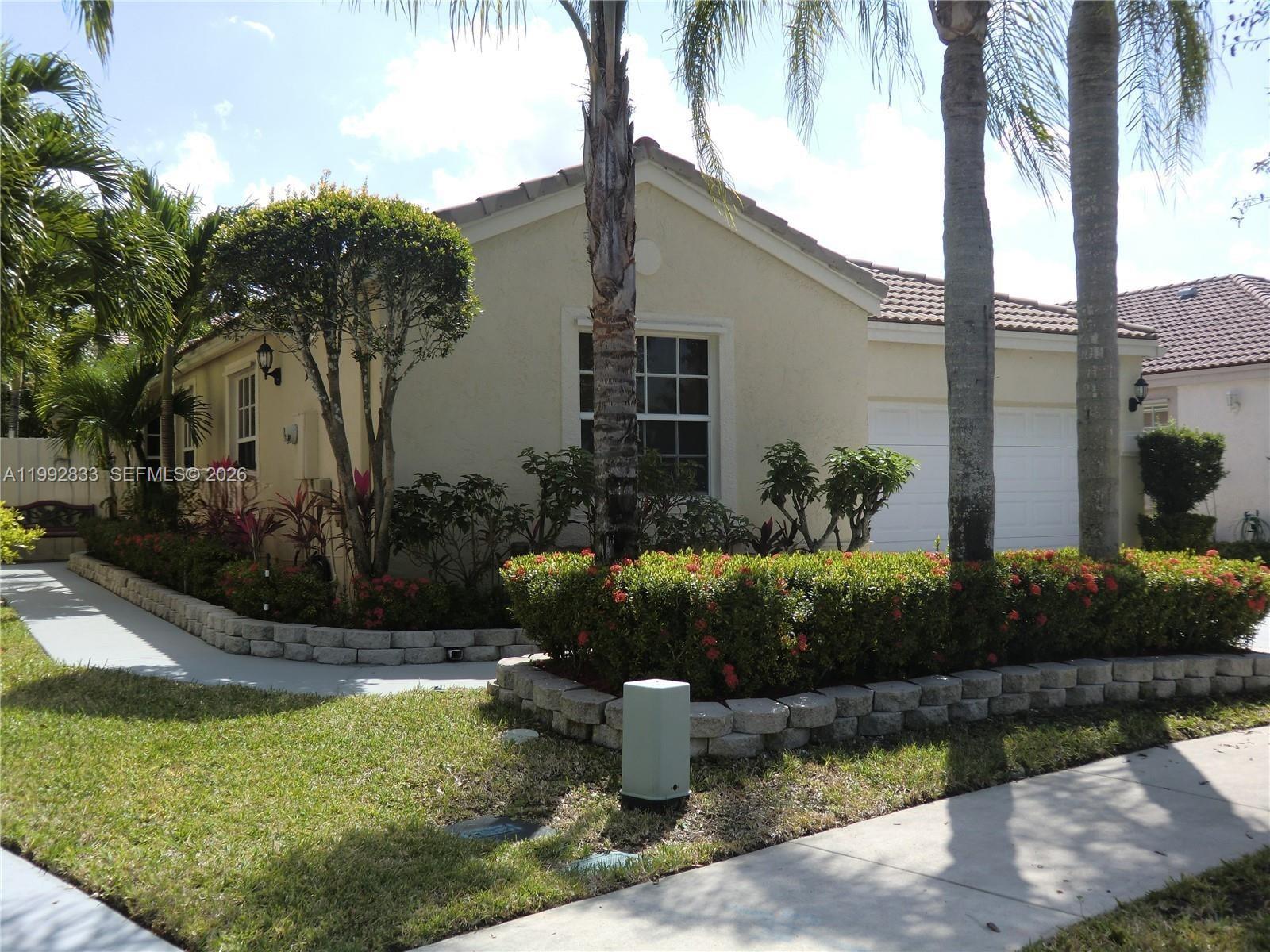1593 NW 158th Ave, Pembroke Pines FL 33028 photo 2