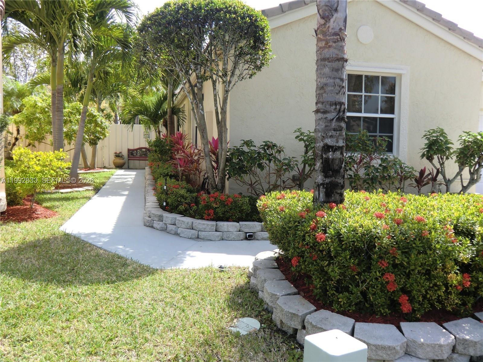 1593 NW 158th Ave, Pembroke Pines FL 33028 photo 3