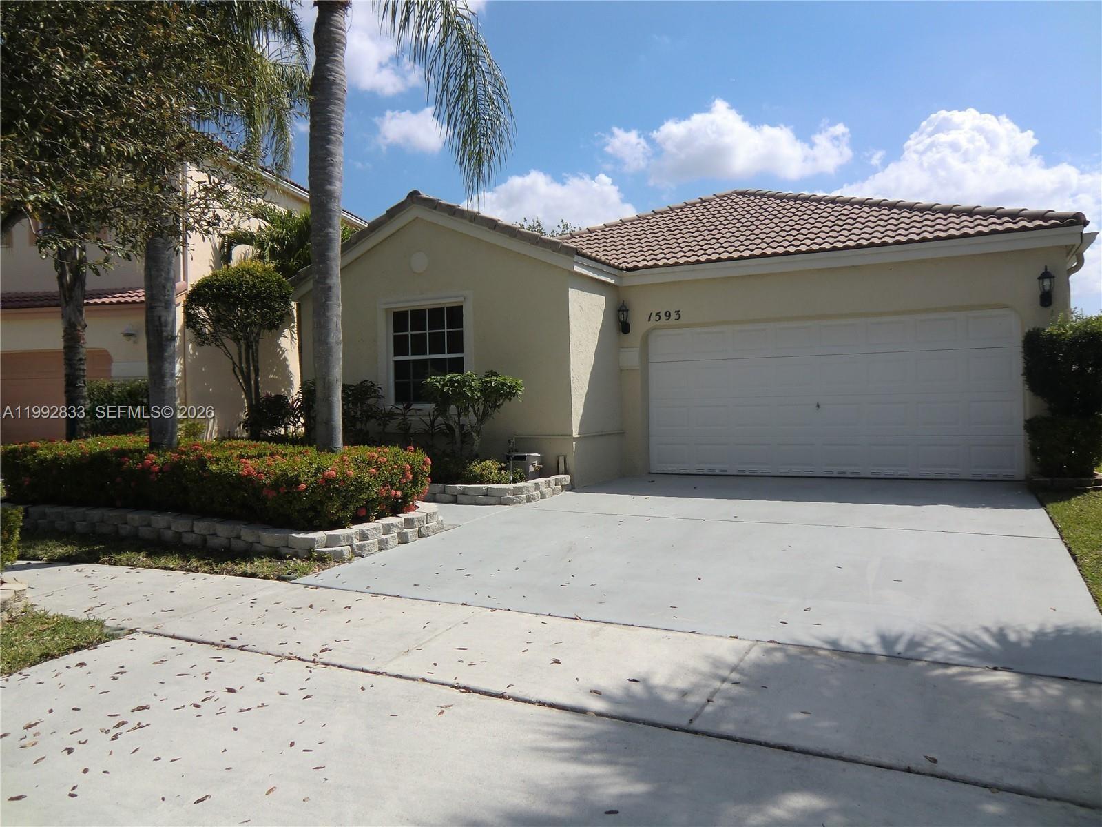 1593 NW 158th Ave, Pembroke Pines FL 33028
