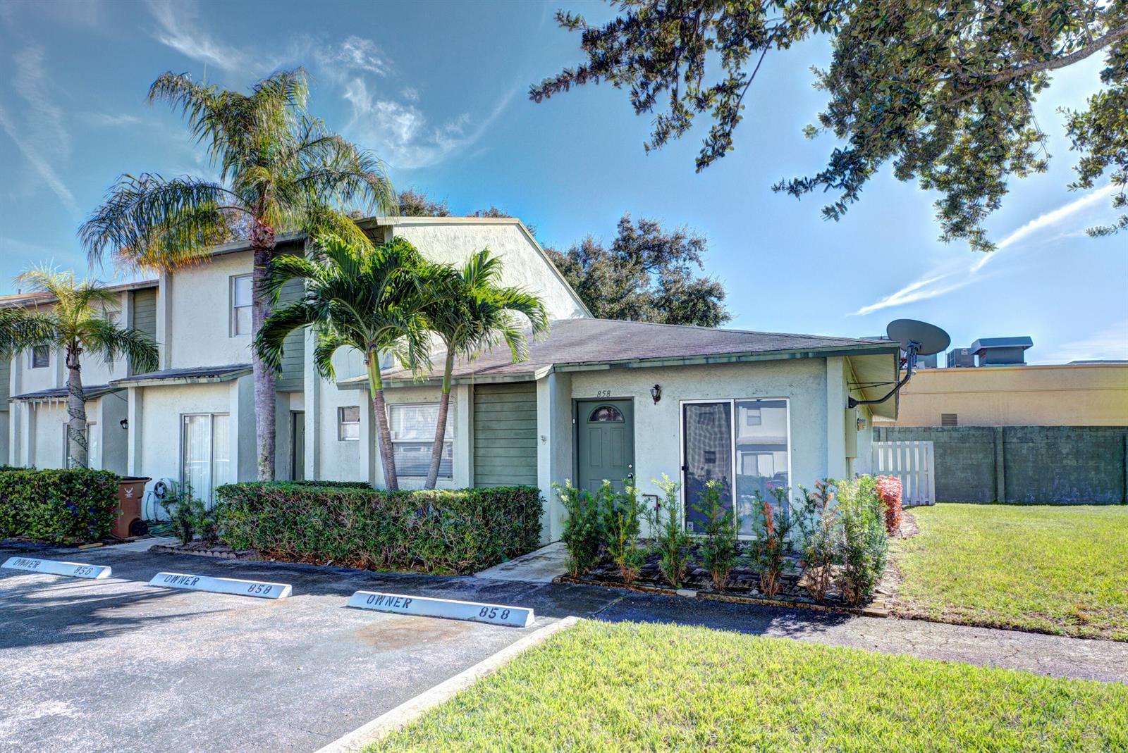 858 Crystal Lake Drive, Deerfield Beach FL 33064