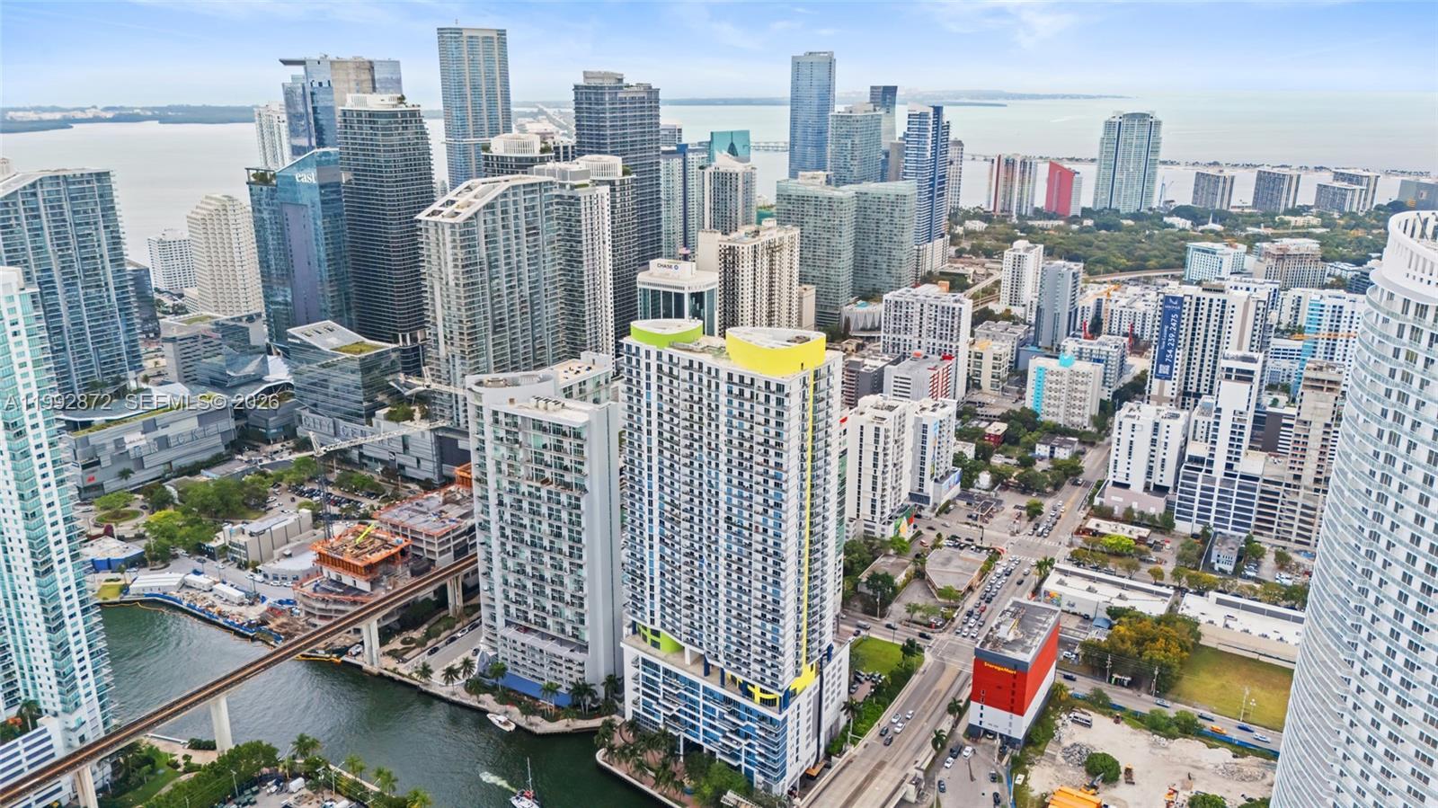 185 SW 7th St # 3414, Miami FL 33130 photo 3