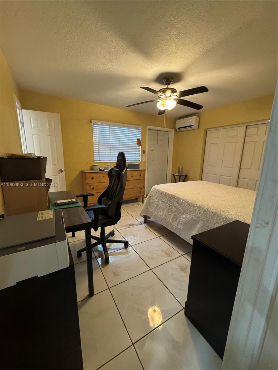 5890 NW 16th Ct, Sunrise FL 33313 photo 3
