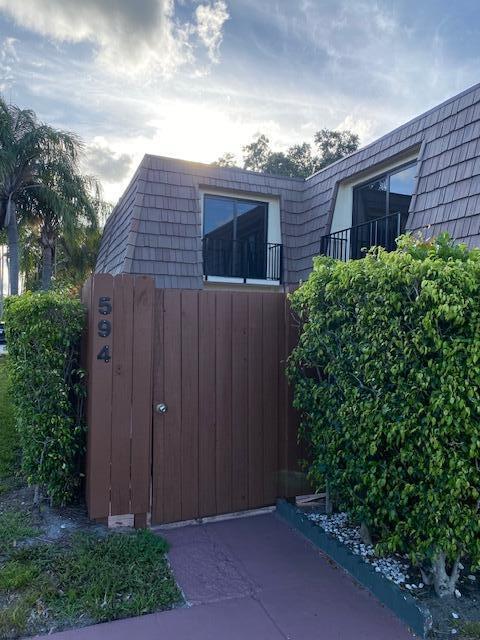 594 Springdale Circle # d, Palm Springs FL 33461 photo 4