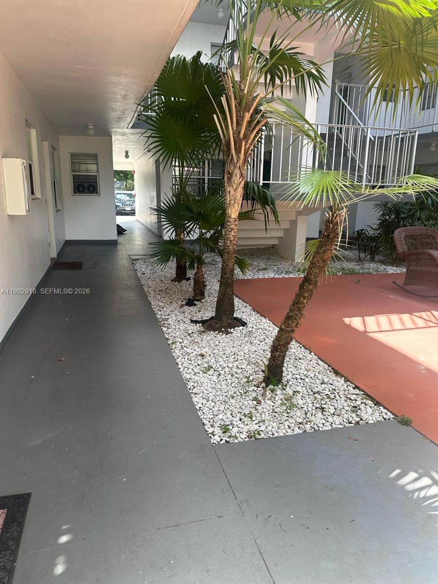 2238 Monroe St # 111, Hollywood FL 33020 photo 2