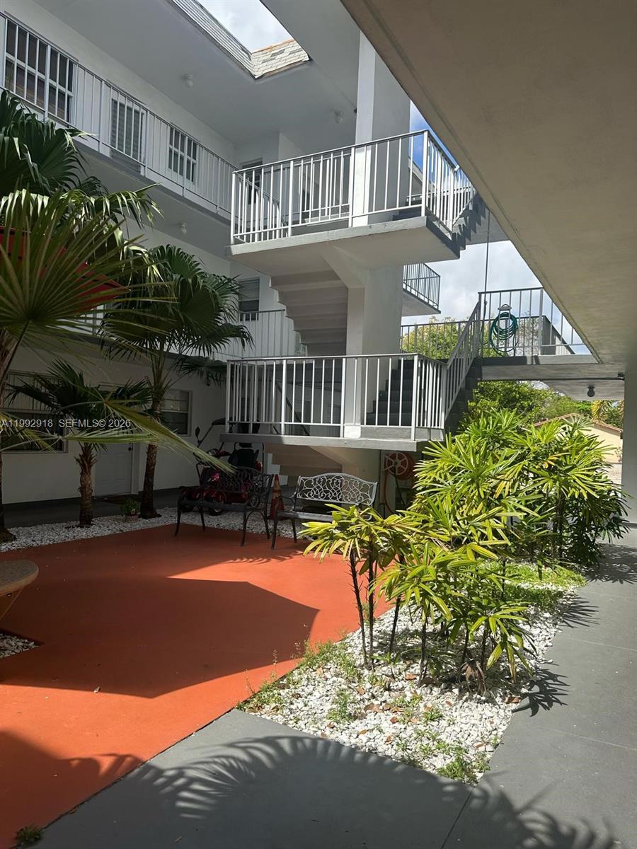 2238 Monroe St # 111, Hollywood FL 33020 photo 3