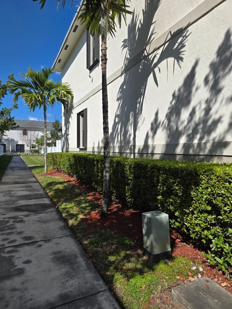 1166 SW 7th Ave, Florida City FL 33034 photo 2