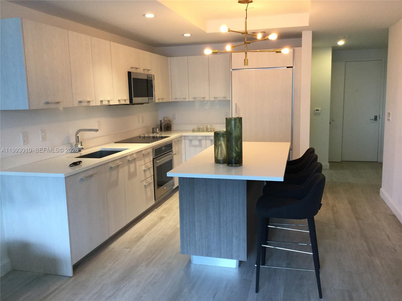 55 SW 9th St # 1905, Miami FL 33130 photo 2