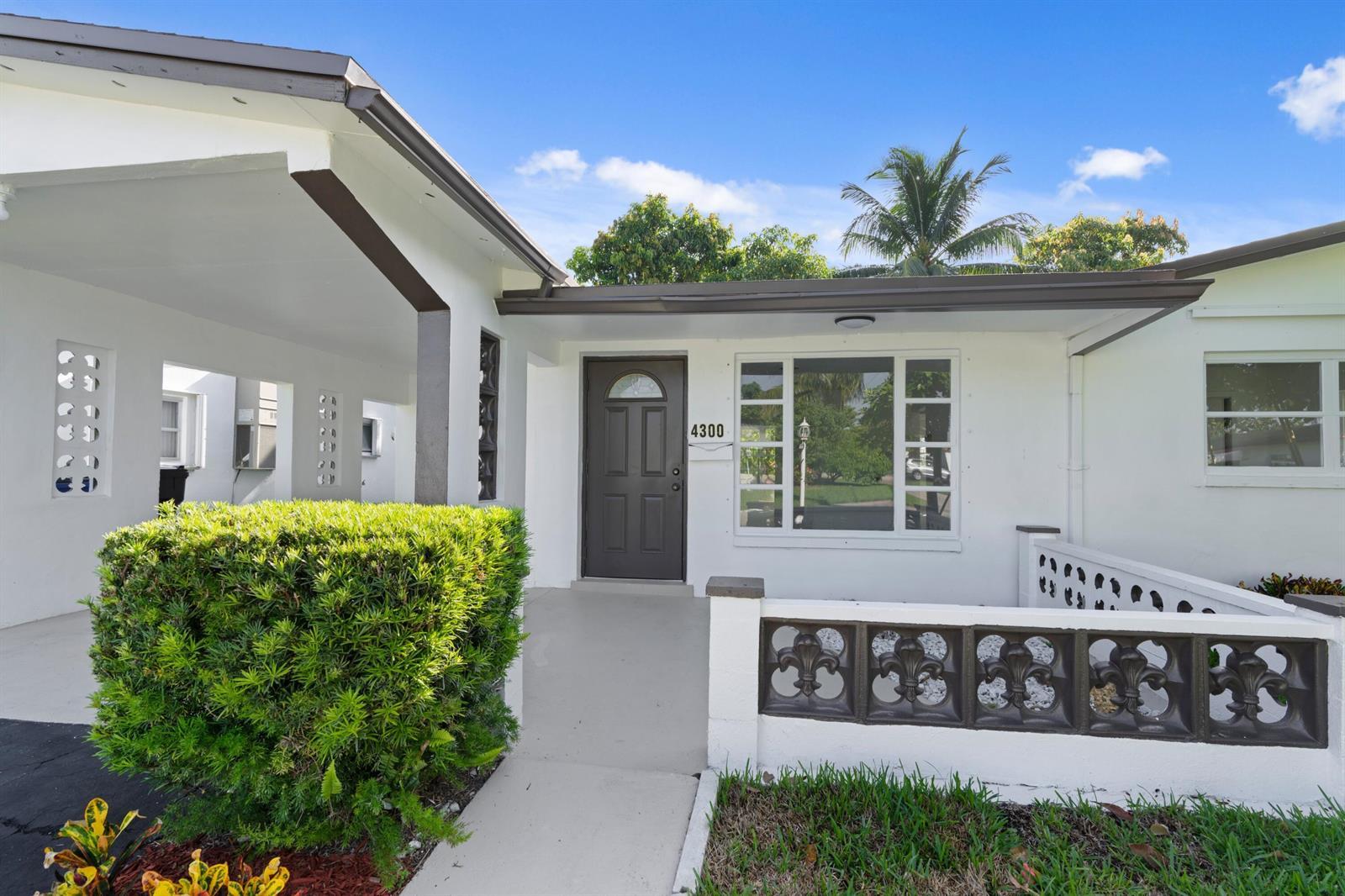 4300 NW 45th Terrace, Lauderdale Lakes FL 33319