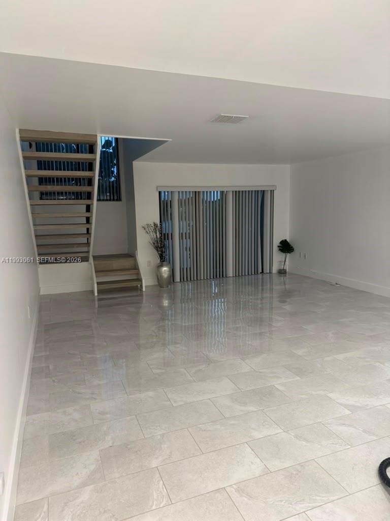 10000 NW 9th St Cir # 11, Miami FL 33172 photo 2
