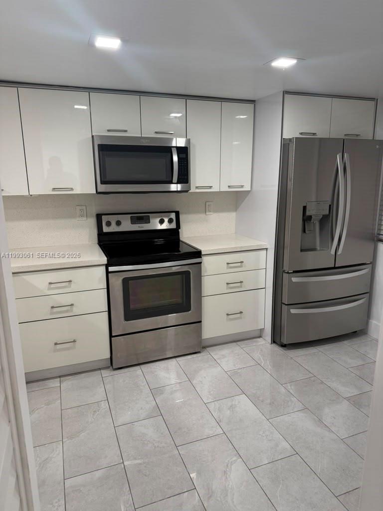 10000 NW 9th St Cir # 11, Miami FL 33172 photo 4