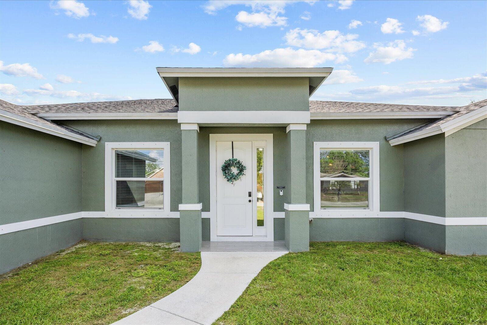 621 SE Prineville Street, Port St. Lucie FL 34983 photo 2