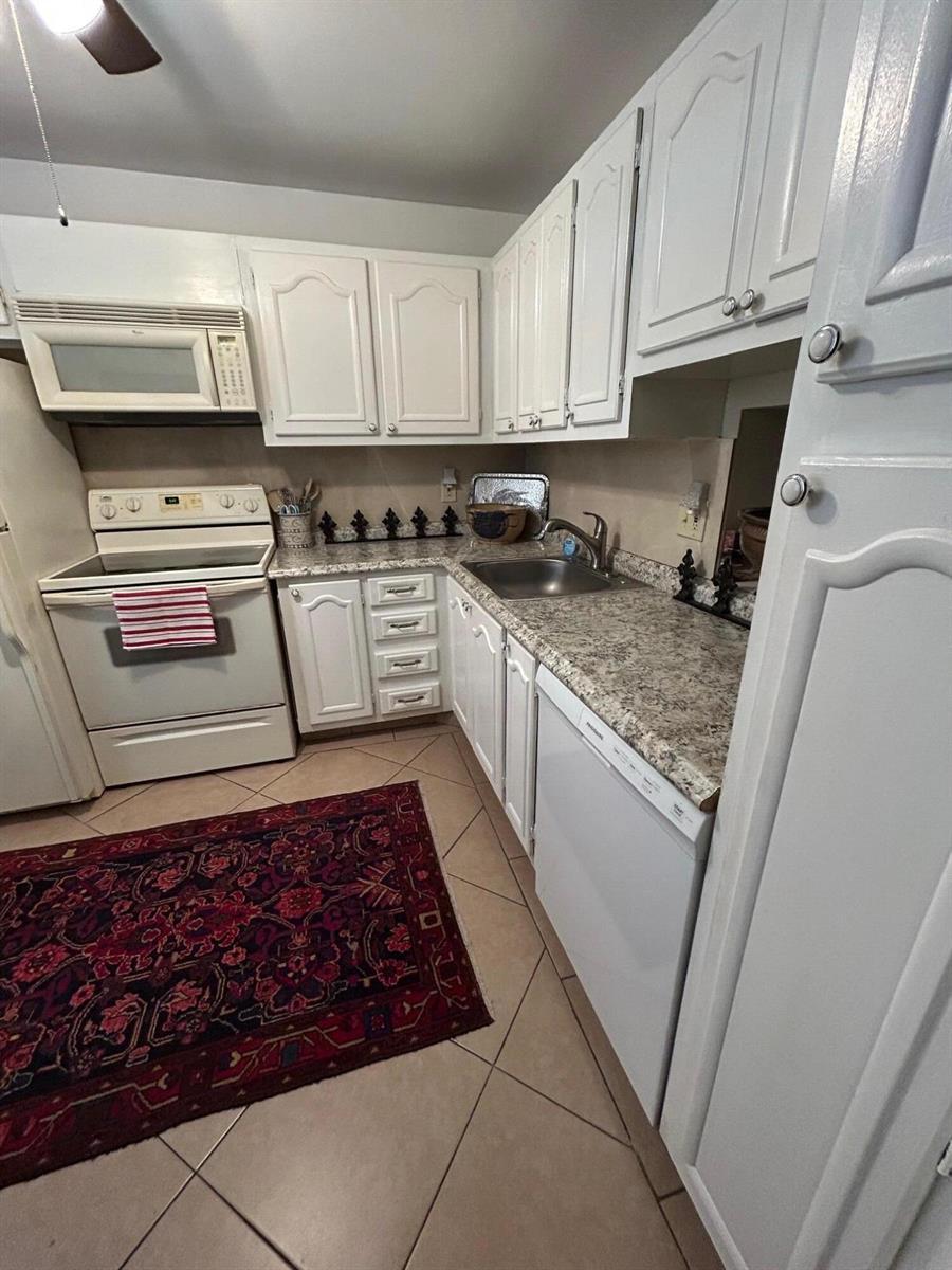 2515 NE 2nd Court # 202, Boynton Beach FL 33435 photo 2