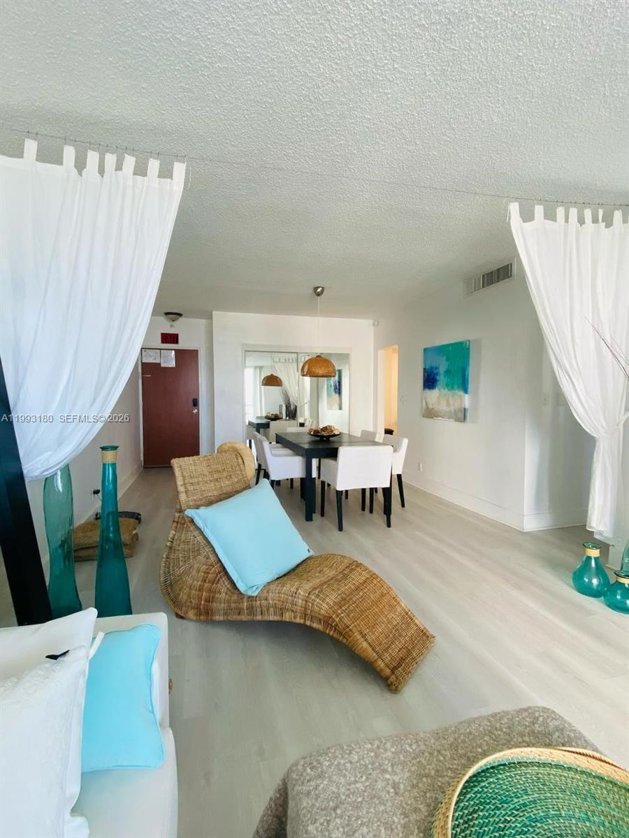 Hollywood, FL 33019 photo 3