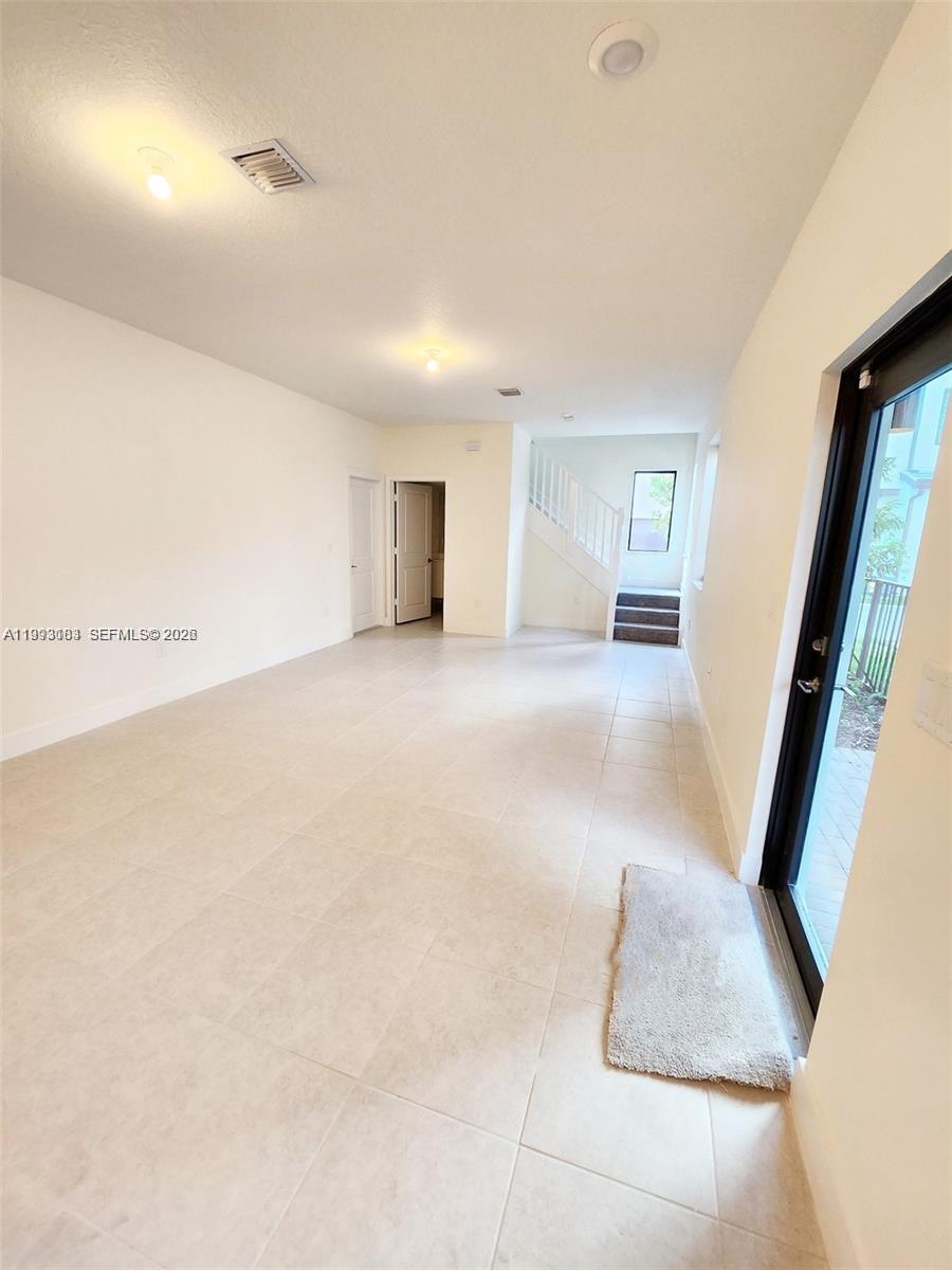 4583 NW 83rd Pl, Doral FL 33166 photo 5