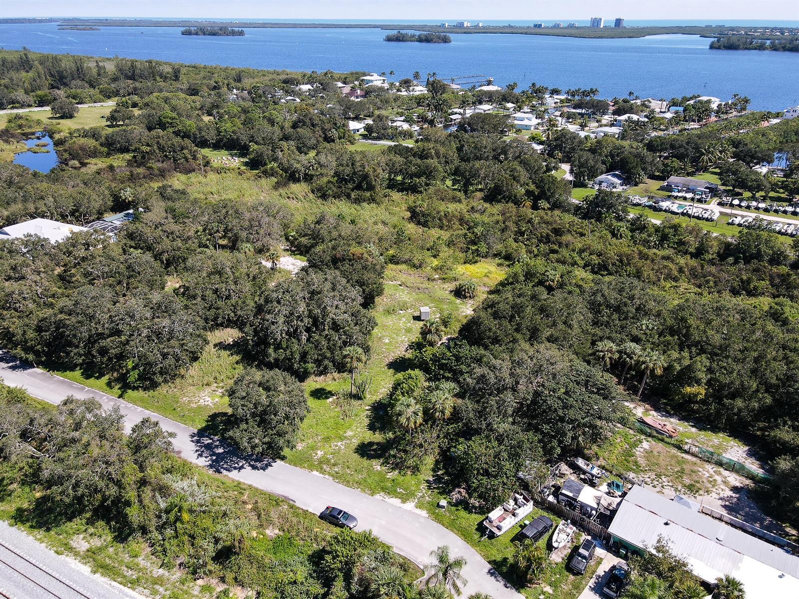 4104 Mariner Oaks Way, Fort Pierce FL 34946 photo 2