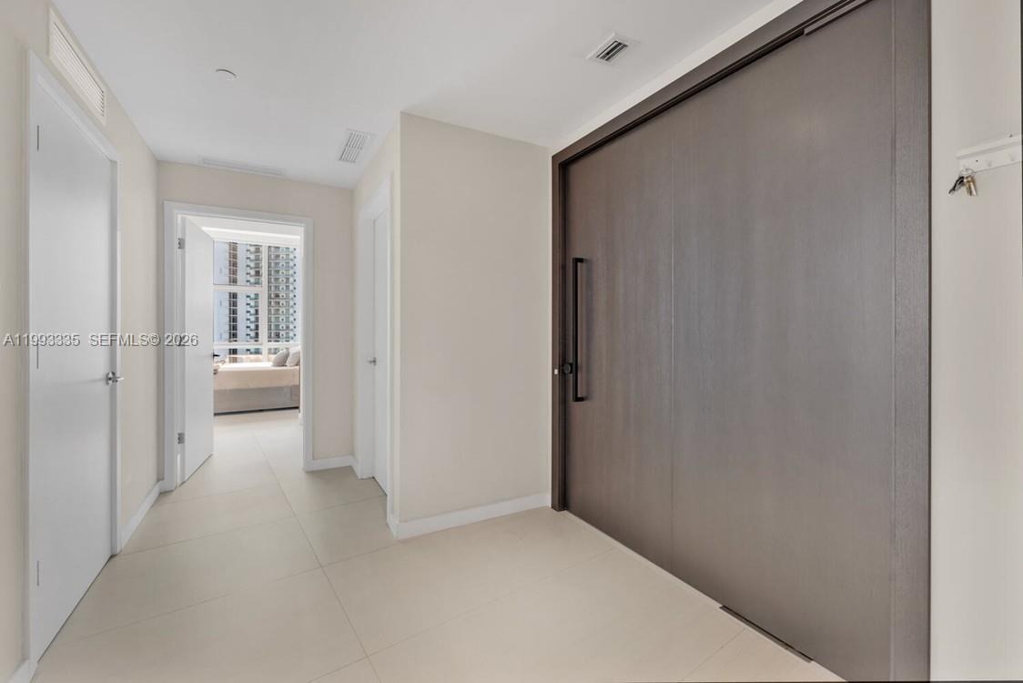 851 NE 1st Ave # 3401, Miami FL 33132 photo 4