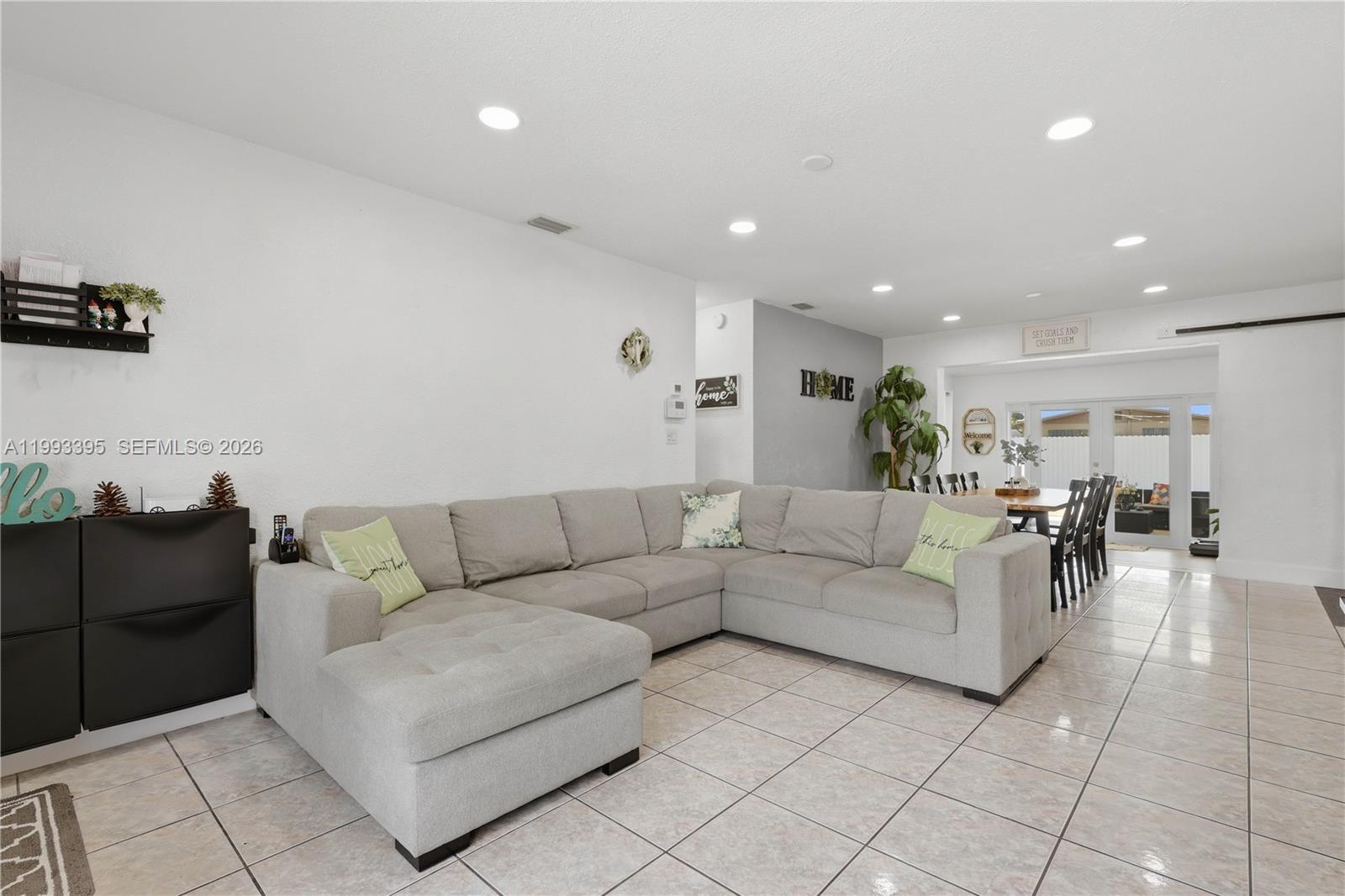7390 Cleveland St, Hollywood FL 33024 photo 2