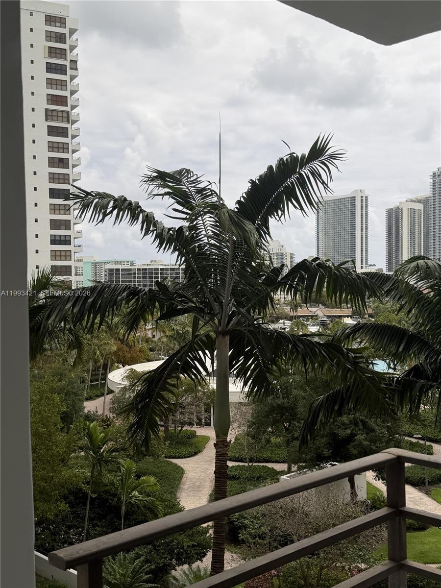 Hallandale Beach, FL 33009 photo 5