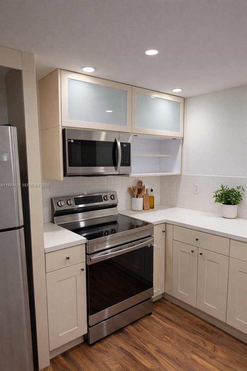 Hallandale Beach, FL 33009 photo 4