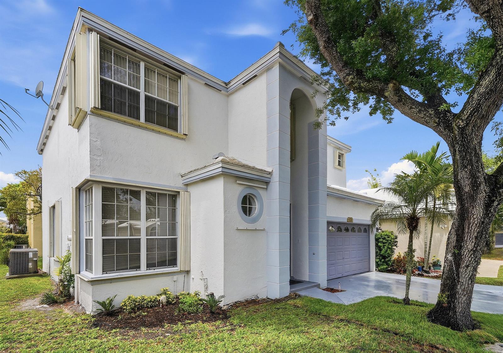 9378 NW 8th Circle, Plantation FL 33324 photo 2