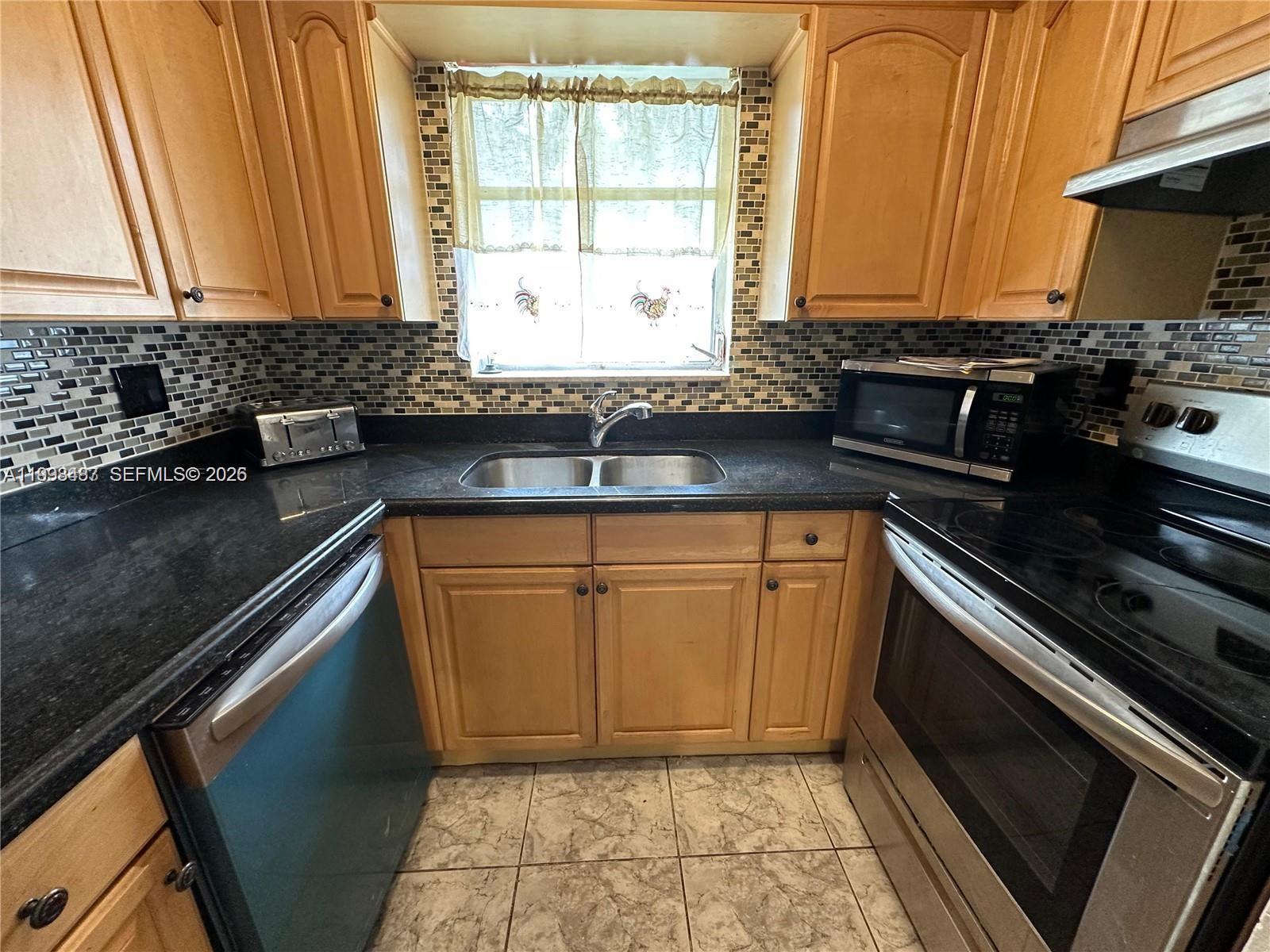 8005 Lagos De Campo Blvd # 4, Tamarac FL 33321 photo 4