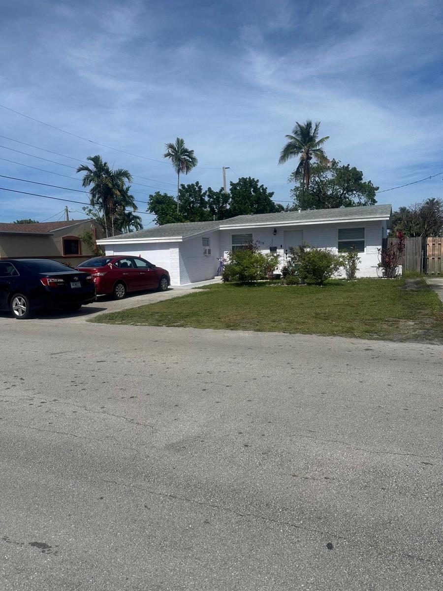 1519 S 24th Terrace, Hollywood FL 33020 photo 2