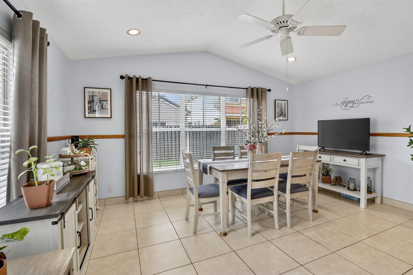 495 Carrington Lane, Weston FL 33326 photo 2