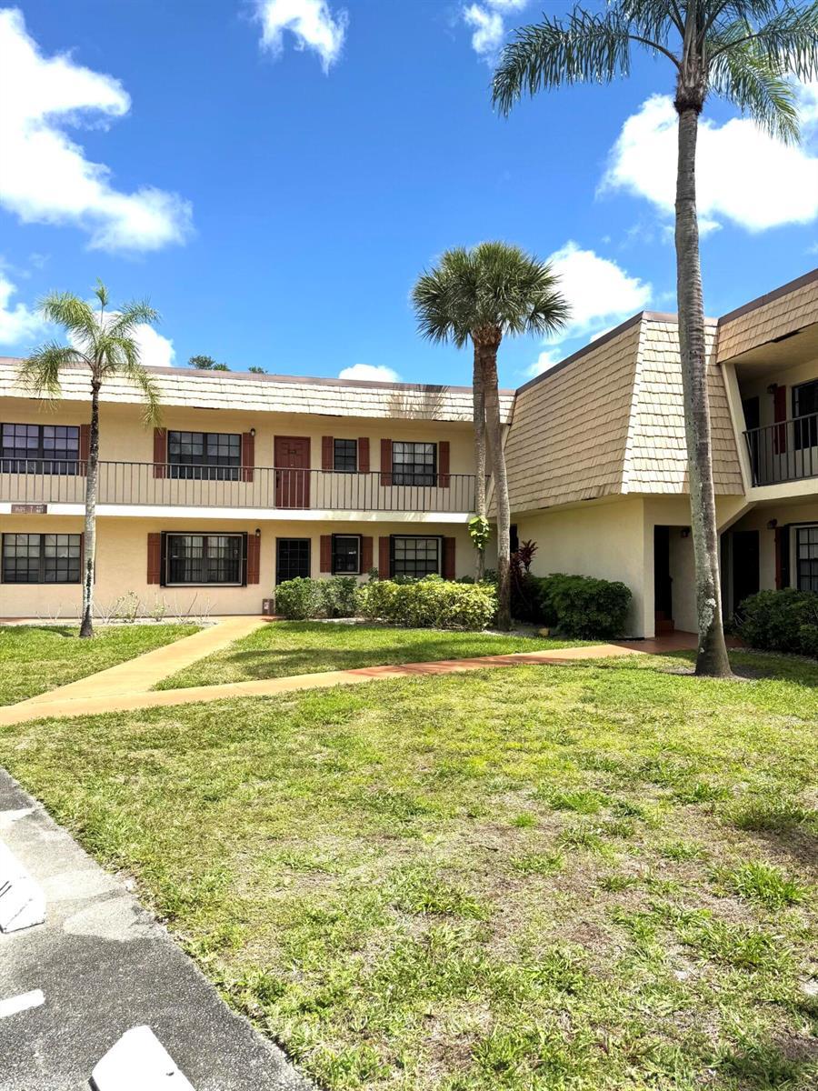 4121 Oak Terrace Drive, FL 33463