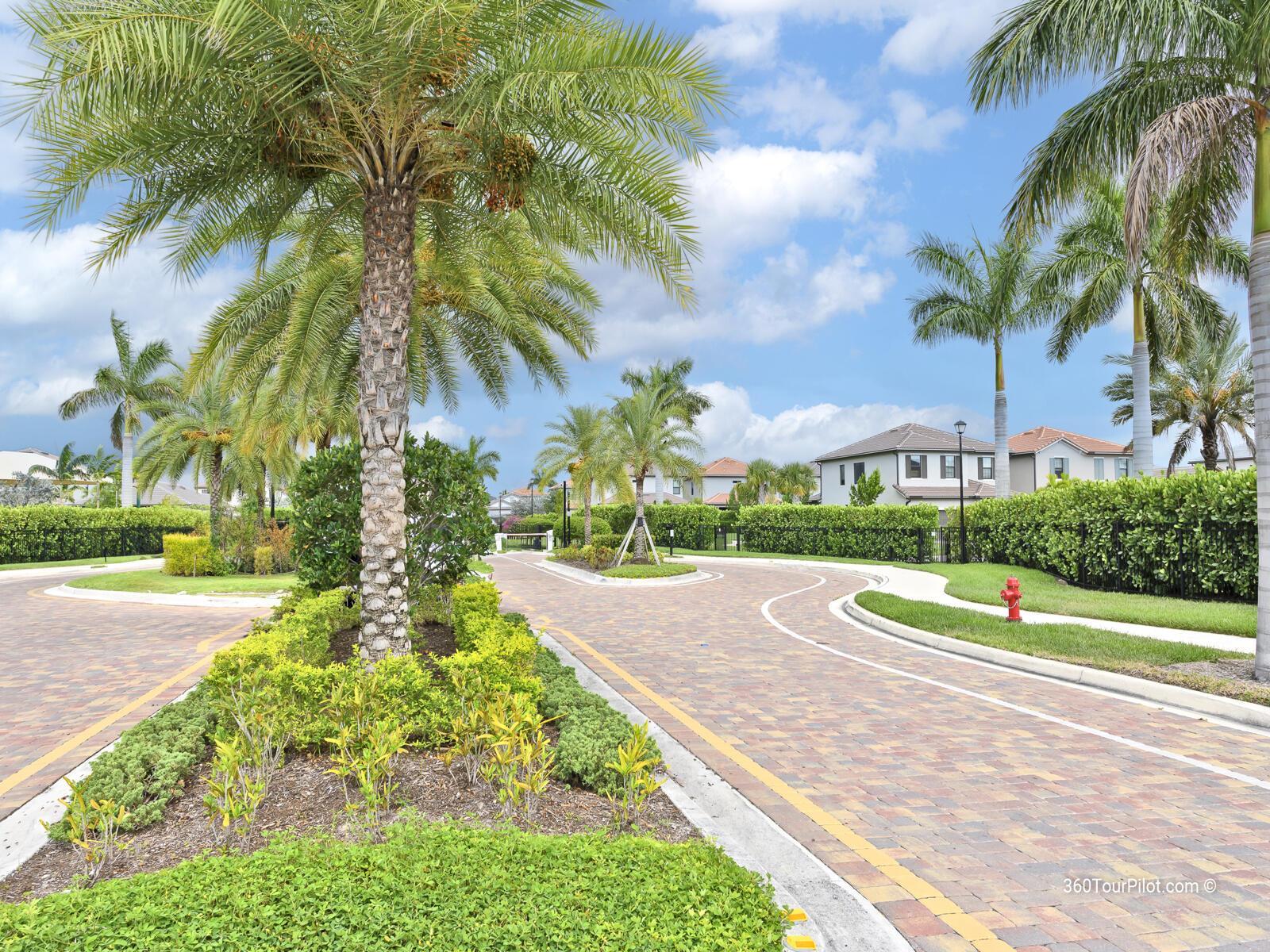 4814 Chantilly Road, Lake Worth FL 33467 photo 2