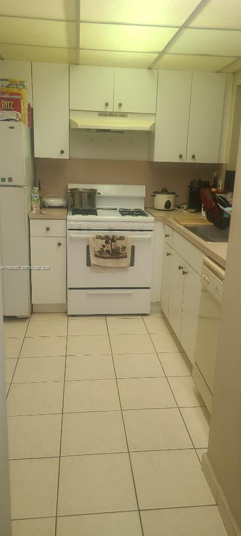 18101 NW 68th Ave # C206, Hialeah FL 33015 photo 2