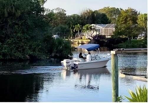 121 SE Paradise Place, Stuart FL 34997 photo 3
