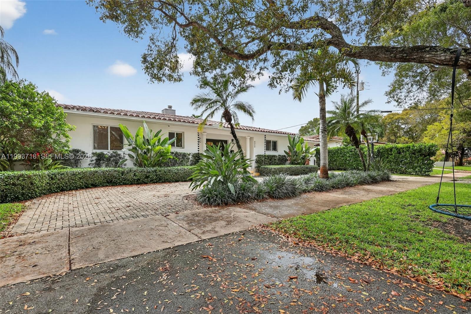 3258 Riviera Dr, Coral Gables FL 33134 photo 2