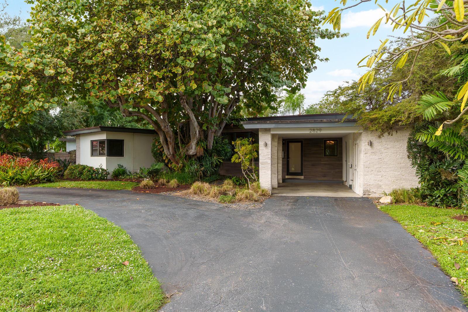 2829 NE 17th Avenue, Wilton Manors FL 33334 photo 2