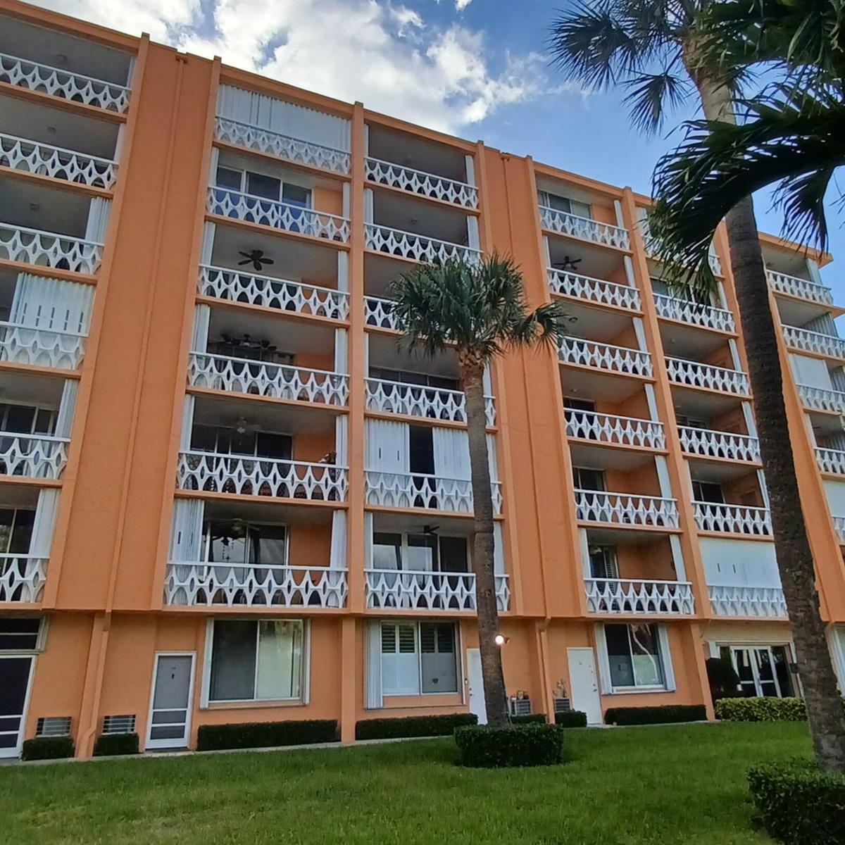 15 S Golfview Road # 303, FL 33460