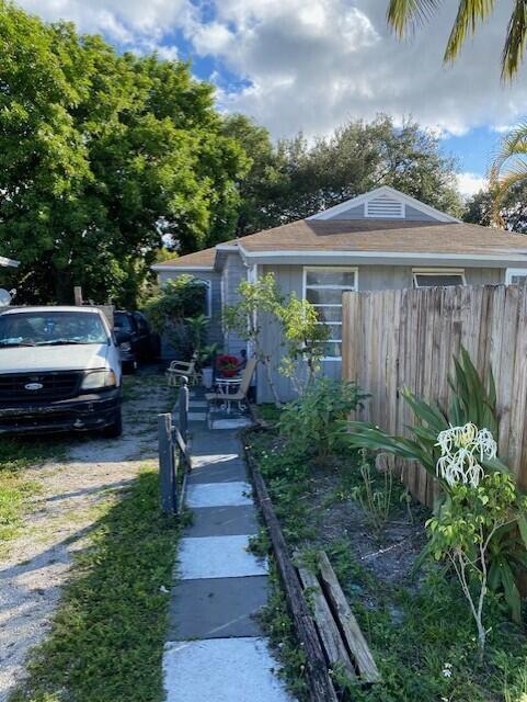 102 NW 28th Way, Fort Lauderdale FL 33311 photo 2