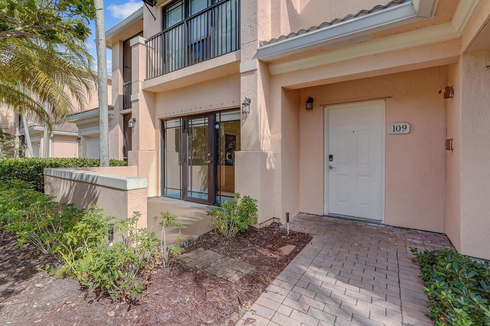 2916 Tuscany Court # 109, Palm Beach Gardens FL 33410