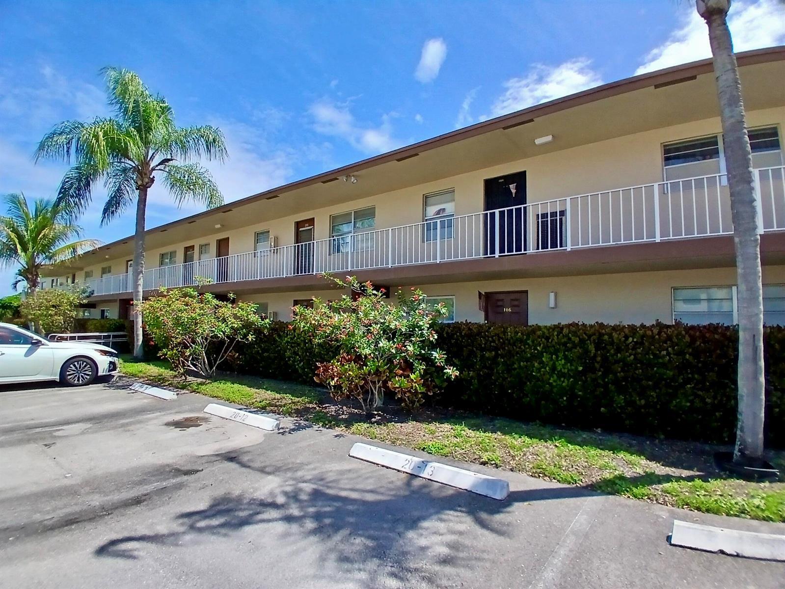7400 NW 5th Place # 105, Margate FL 33063