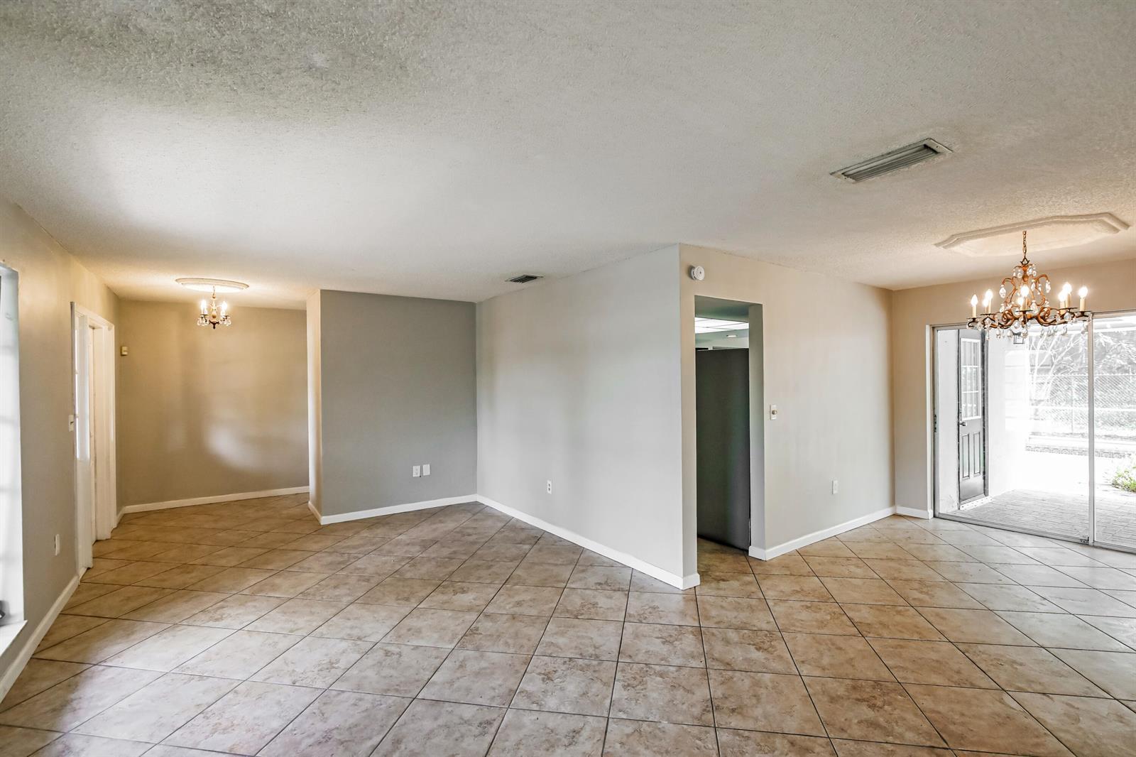8460 Southampton Drive, Miramar FL 33025 photo 2