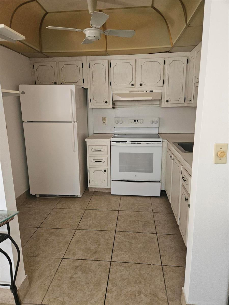 39 Valencia, Delray Beach FL 33446 photo 5