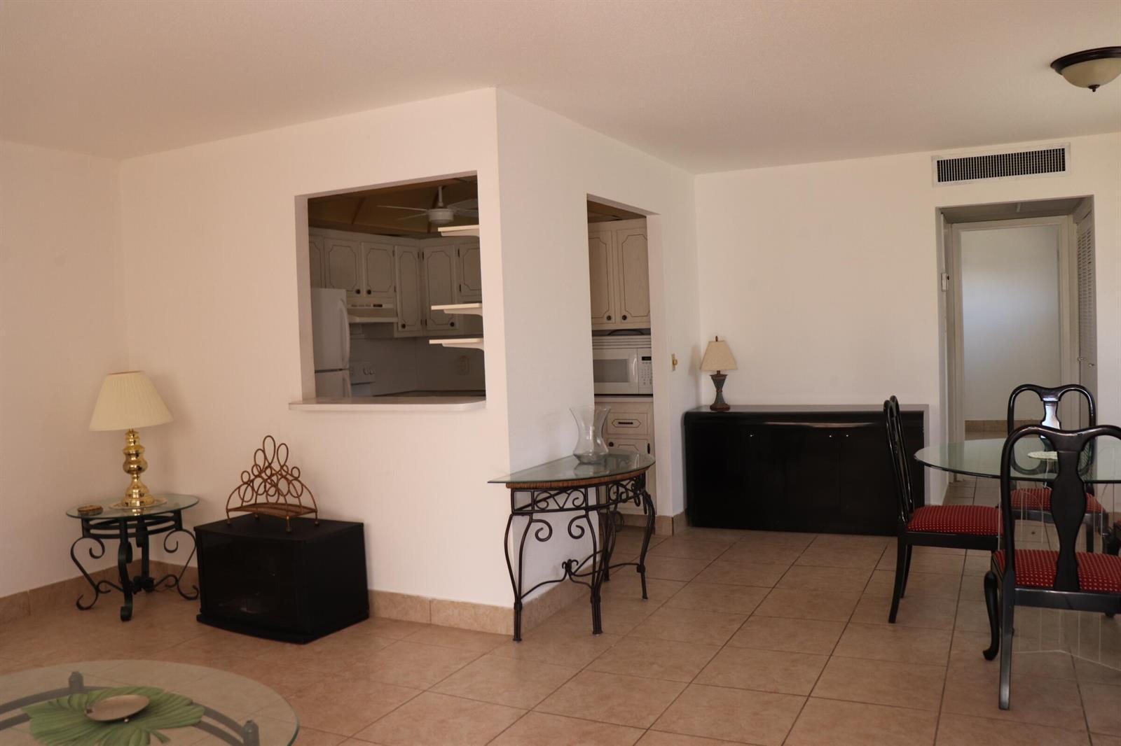 39 Valencia, Delray Beach FL 33446 photo 4