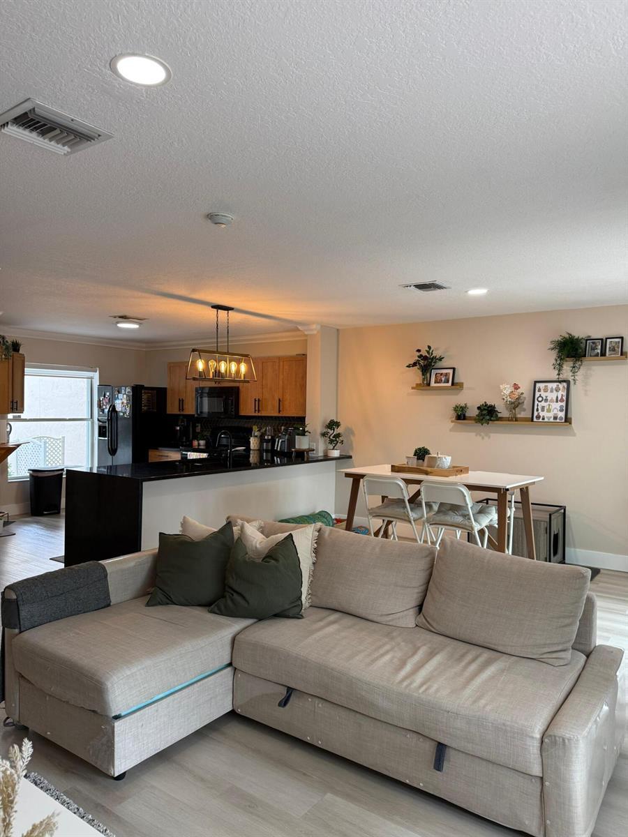 1120 W Lakes Drive, Deerfield Beach FL 33442 photo 4