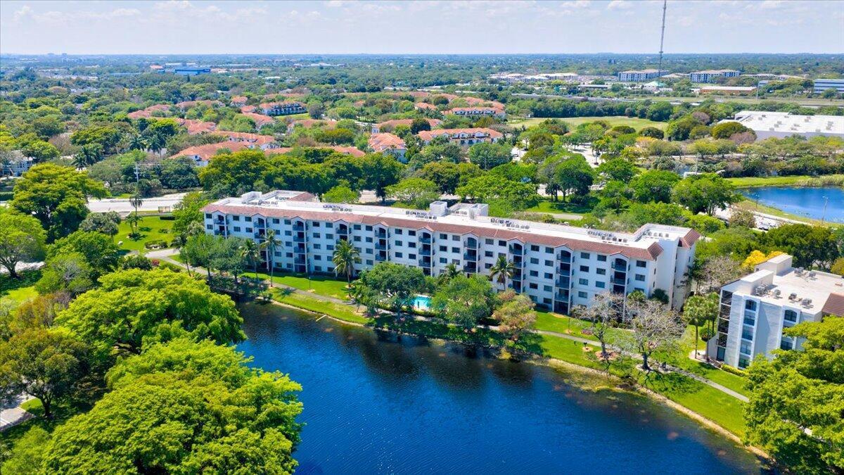 2105 Lavers Circle # 212, Delray Beach FL 33444 photo 3