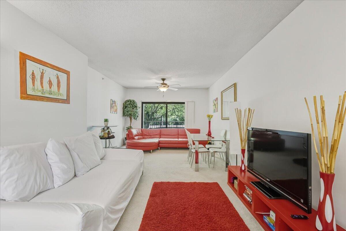 2105 Lavers Circle # 212, Delray Beach FL 33444