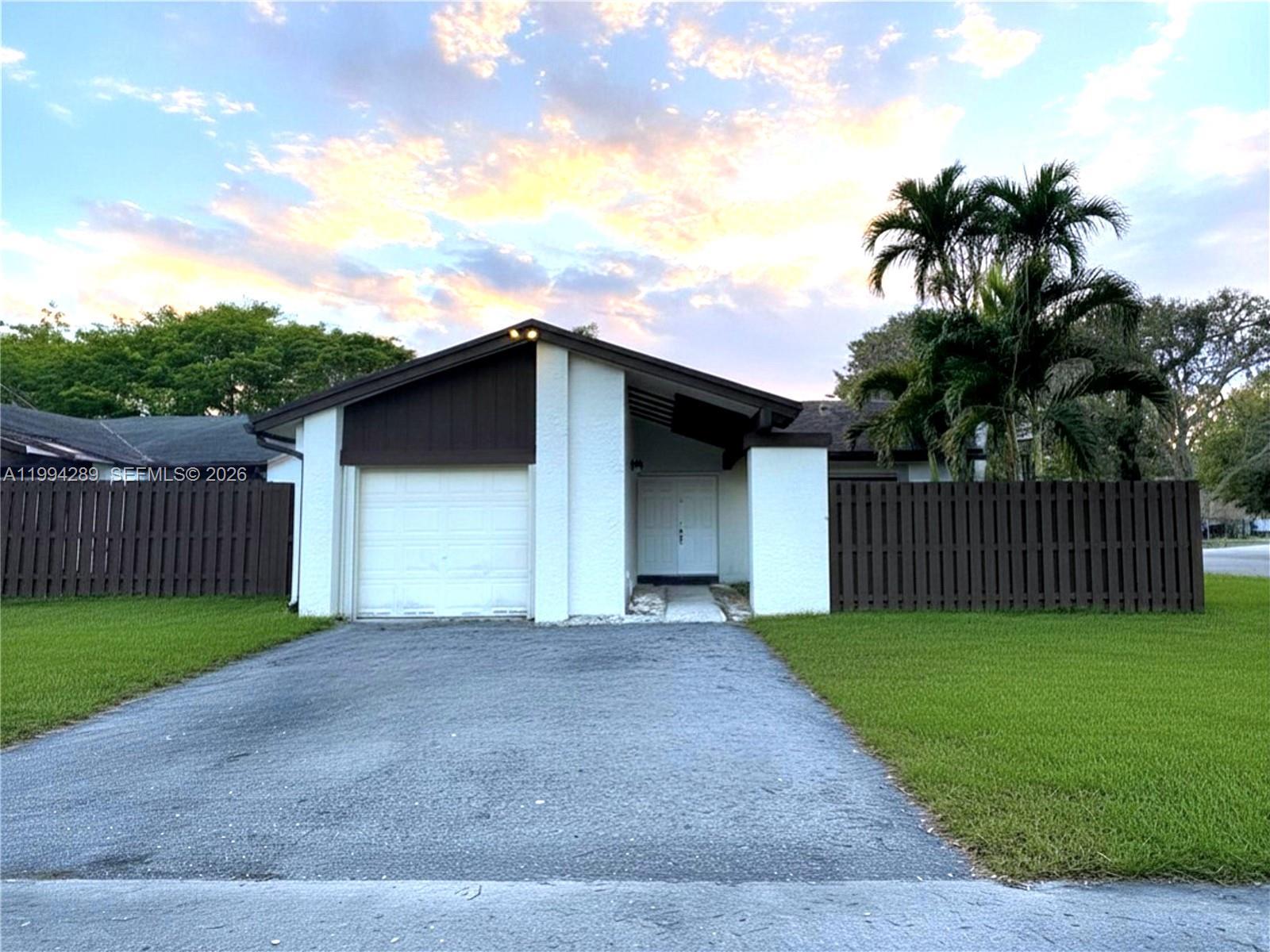 13428 SW 108th St Cir N, Miami FL 33186