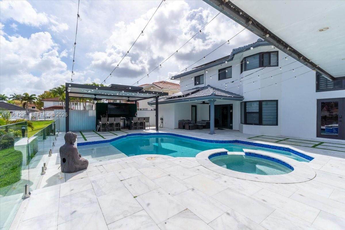 15763 SW 43rd St, Miami FL 33185 photo 3