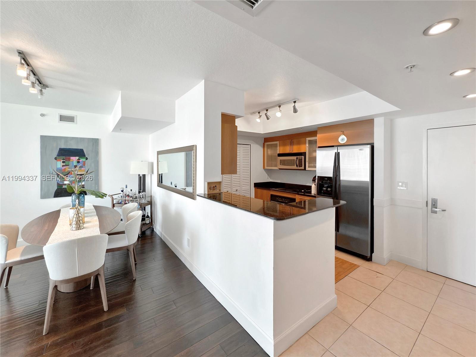 335 S Biscayne Blvd # 2905, Miami FL 33131 photo 3