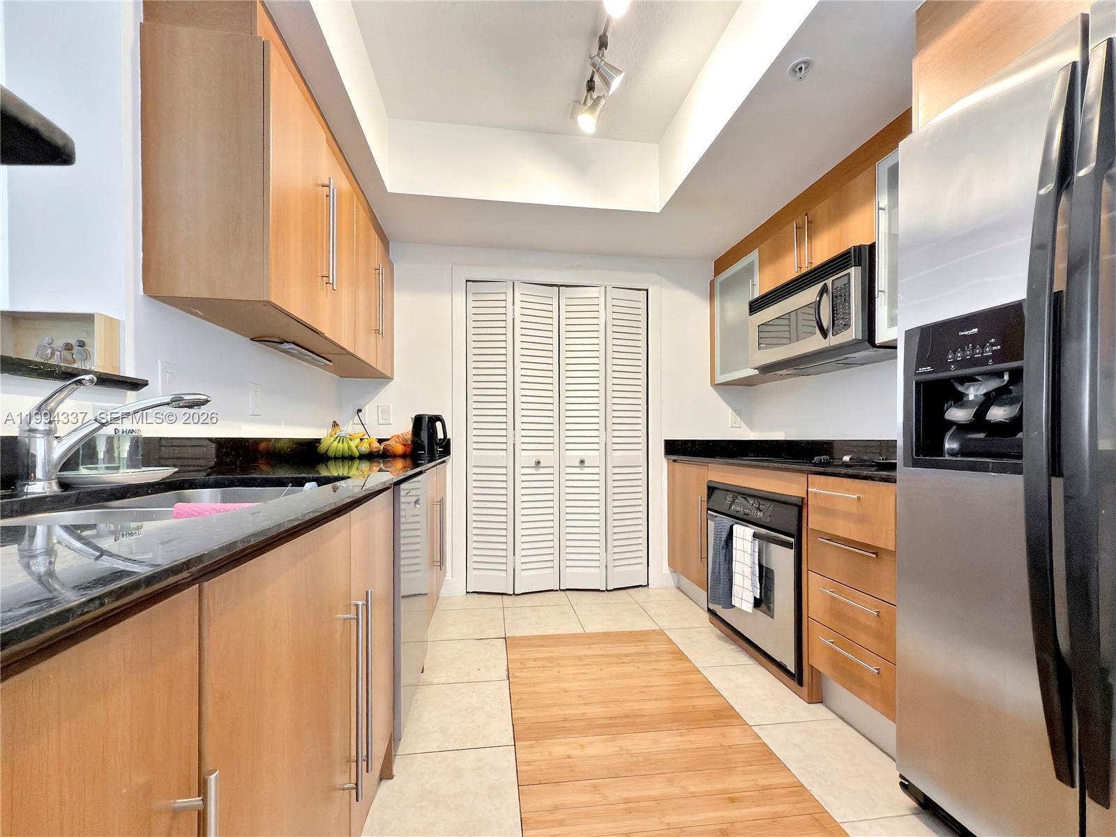 335 S Biscayne Blvd # 2905, Miami FL 33131 photo 4